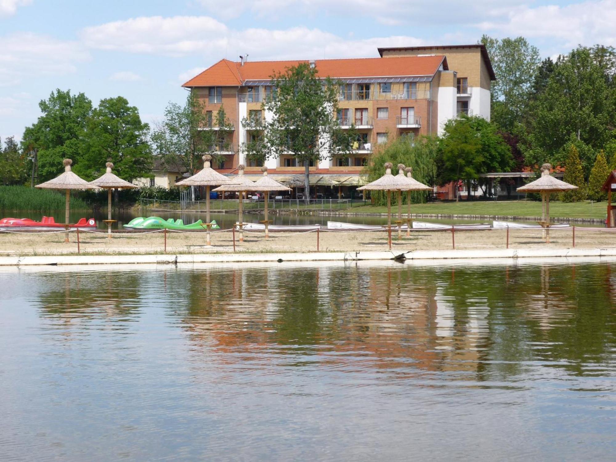 Hotel Corvus Aqua Orosháza Εξωτερικό φωτογραφία