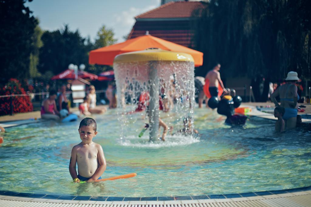 Hotel Corvus Aqua Orosháza Εξωτερικό φωτογραφία