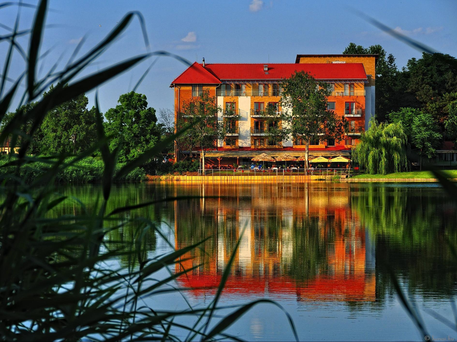 Hotel Corvus Aqua Orosháza Εξωτερικό φωτογραφία